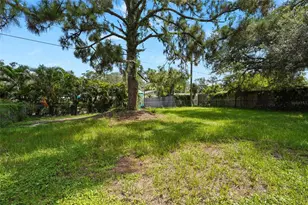 4923 Brookmeade Dr, Sarasota, FL 34232 - Photo 4