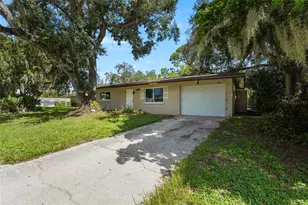 4923 Brookmeade Dr, Sarasota, FL 34232 - Photo 2