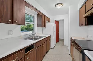 4923 Brookmeade Dr, Sarasota, FL 34232 - Photo 12