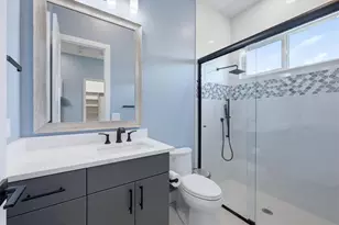 387 S Shore Dr, Sarasota, FL 34234 - Photo 44