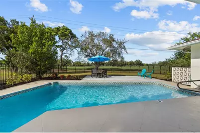 433 Whitfield Avenue, Sarasota, FL 34243 - Photo 6