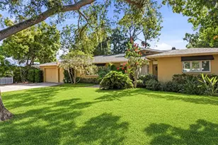 1041 Citrus Ave, Sarasota, FL 34236 - Photo 4