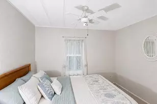 201 N Fiji Cir, Englewood, FL 34223 - Photo 2