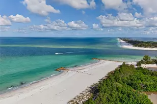 677 Lands End Dr, Longboat Key, FL 34228 - Photo 38