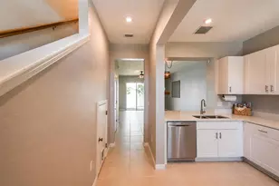 6130 Fairmont Ln, Palmetto, FL 34221 - Photo 4