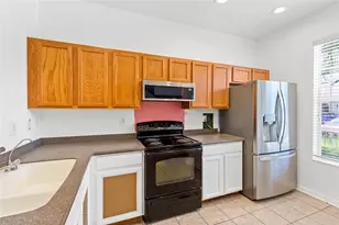 1170 Grantham Dr, Sarasota, FL 34234 - Photo 10