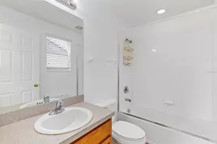 1170 Grantham Dr, Sarasota, FL 34234 - Photo 30