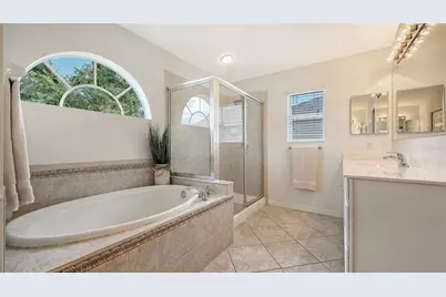 4410 67th Avenue Circle E, Sarasota, FL 34243 - Photo 32