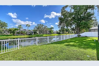 4410 67th Avenue Circle E, Sarasota, FL 34243 - Photo 4