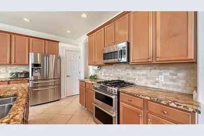 4410 67th Avenue Circle E, Sarasota, FL 34243 - Photo 18