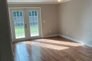 2106 Magnolia St, Sarasota, FL 34239 - Photo 6