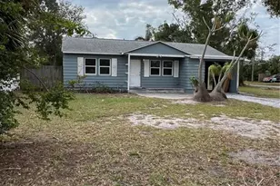 2106 Magnolia St, Sarasota, FL 34239 - Photo 2