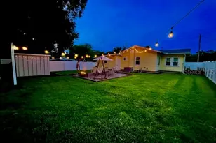 318 34th St W, Bradenton, FL 34205 - Photo 8