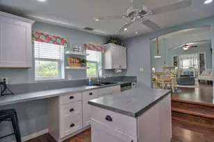 318 34th St W, Bradenton, FL 34205 - Photo 12