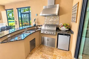 2519 Vaccaro Dr, Sarasota, FL 34231 - Photo 32