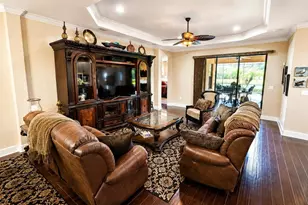 2519 Vaccaro Dr, Sarasota, FL 34231 - Photo 10