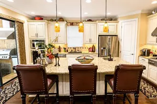2519 Vaccaro Dr, Sarasota, FL 34231 - Photo 4