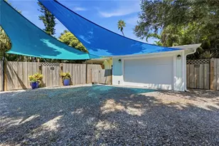 3424 Old Oak Dr, Sarasota, FL 34239 - Photo 6