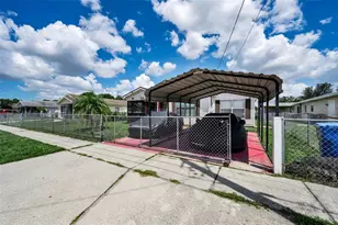 7526 Carolton Cir, Tampa, FL 33619 - Photo 4