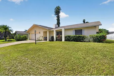 5031 Brandeis Circle S, Sarasota, FL 34243 - Photo 4
