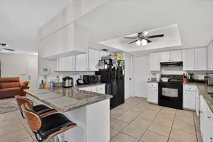 5031 Brandeis Cir S, Sarasota, FL 34243 - Photo 12