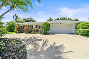 6840 Country Lakes Cir, Sarasota, FL 34243 - Photo 4