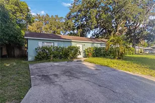 1704 11th St W, Bradenton, FL 34205 - Photo 2