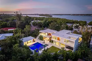 1355 Roberts Bay Ln, Sarasota, FL 34242 - Photo 2