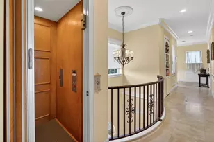 1444 Harbor Dr, Sarasota, FL 34239 - Photo 8