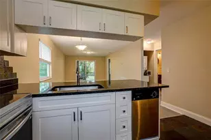 4625 Summerwind Dr, Sarasota, FL 34234 - Photo 4