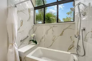 1916 Harbourside Dr, Longboat Key, FL 34228 - Photo 32