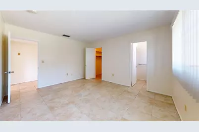 1213 Glen Oaks Drive E, Sarasota, FL 34232 - Photo 24