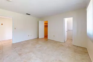 1213 Glen Oaks Dr E, Sarasota, FL 34232 - Photo 24
