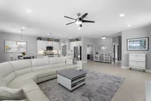 8430 Nandina Dr, Sarasota, FL 34240 - Photo 10