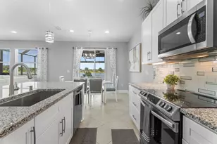 8430 Nandina Dr, Sarasota, FL 34240 - Photo 16