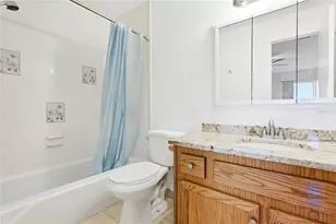 3365 Ramblewood Dr N, Sarasota, FL 34237 - Photo 24
