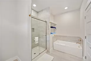 1623 8th Ave W, Bradenton, FL 34205 - Photo 18