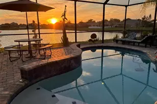 802 Fern Leaf Dr, Ruskin, FL 33570 - Photo 2