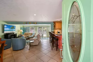 125 Crescent Dr, Anna Maria, FL 34216 - Photo 4
