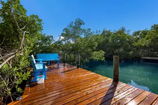 125 Crescent Dr, Anna Maria, FL 34216 - Photo 30