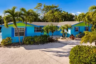 125 Crescent Dr, Anna Maria, FL 34216 - Photo 32