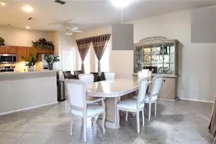 207 39th St E, Bradenton, FL 34208 - Photo 8