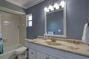 6733 Pennsylvania Ave, Sarasota, FL 34243 - Photo 16