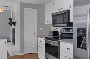 6733 Pennsylvania Ave, Sarasota, FL 34243 - Photo 10