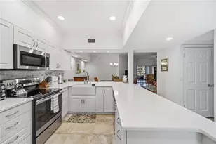 5726 Ashton Lake Dr, Sarasota, FL 34231 - Photo 10