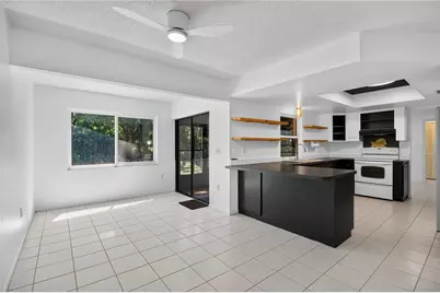 4825 Huntleigh Drive, Sarasota, FL 34233 - Photo 8