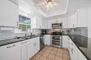 1211 Angela Maria Rd, Sarasota, FL 34243 - Photo 10