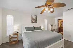 1211 Angela Maria Rd, Sarasota, FL 34243 - Photo 16