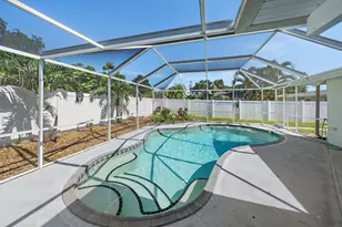 1211 Angela Maria Rd, Sarasota, FL 34243 - Photo 28