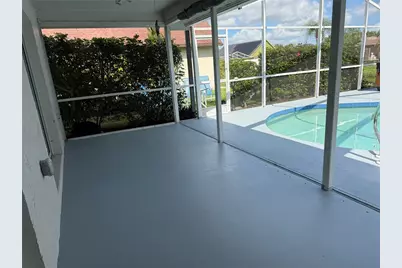 4007 78th Place E, Sarasota, FL 34243 - Photo 4